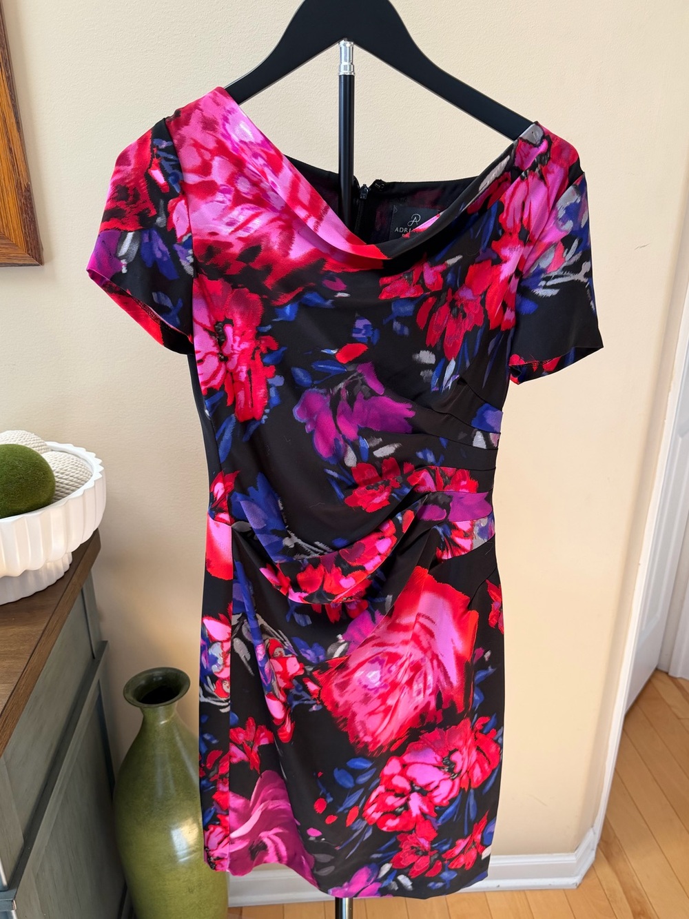 Adrianna Papell 4P Petite Floral Sheath Dress Pink Black Ruched Cocktail Party